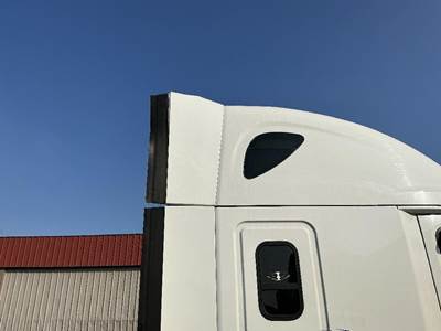 Freightliner Cascadia 125 Sleeper Fairing for a Freightliner CASCADIA