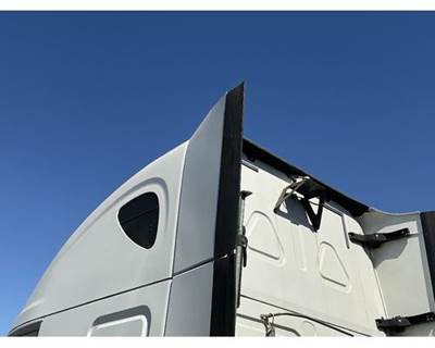 Freightliner Cascadia 125 Sleeper Fairing for a Freightliner CASCADIA