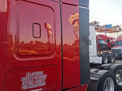 Freightliner Cascadia 126 Sleeper Fairing for a Freightliner CASCADIA