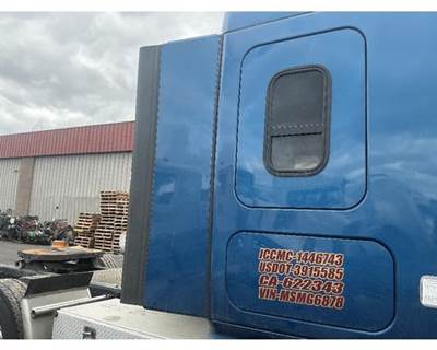 Freightliner Cascadia 126 Sleeper Fairing for a Freightliner CASCADIA