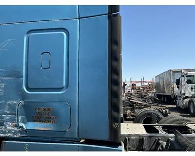Freightliner Cascadia 126 Sleeper Fairing for a Freightliner CASCADIA