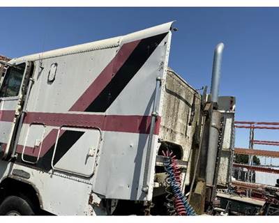 Freightliner FL Cabover Sleeper Fairing