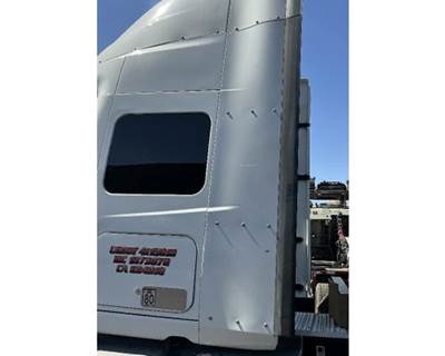 International LT625 Sleeper Fairing