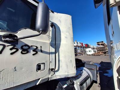 Mack Pinnacle CXU612 Sleeper Fairing for a Mack CXU612