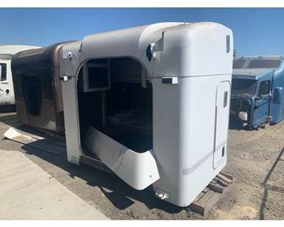 Peterbilt 384 Sleeper