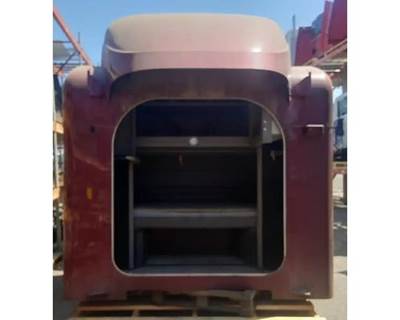 Peterbilt 386 Sleeper