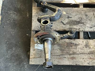 Meritor-Rockwell MFS13123A Left Spindle for a Mack CXU613