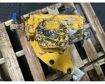 Peterbilt 320 Steering Gear / Rack