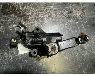 TRW/ROSS CASCADIA 126 Steering Gear / Rack for a Freightliner Cascadia 126