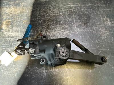 TRW/ROSS TAS55016A Steering Gear / Rack for a Freightliner MT55 Chassis