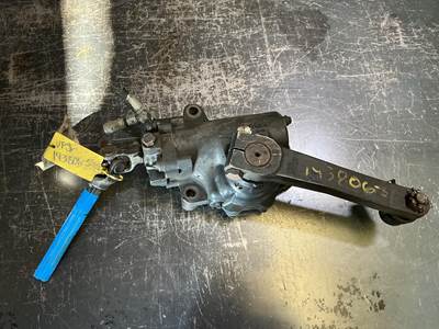 TRW/ROSS TAS55016A Steering Gear / Rack for a Freightliner MT55 Chassis