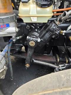 TRW/ROSS THP60010 Steering Gear / Rack for a Freightliner Cascadia 125
