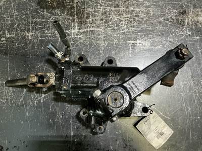 TRW/ROSS THP60010 Steering Gear / Rack for a Freightliner Cascadia 125