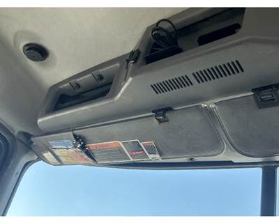 Mack Pinnacle CXU612 Sun Visor for a Mack CXU612