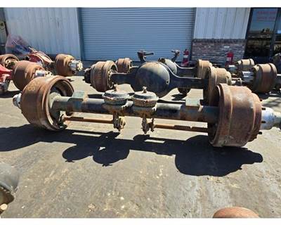 Meritor-Rockwell Tag / Pusher Axle for a Freightliner FLD120