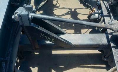 Meritor-Rockwell RQ-4670-WT Tag / Pusher Axle for a International ProStar