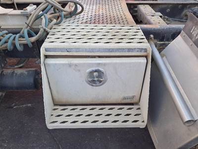 International 9200i Left Tool Box