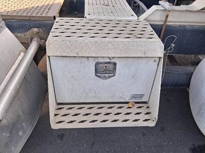 International 9200i Right Tool Box