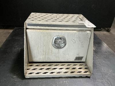 International 9200i Tool Box