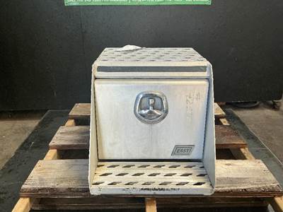 International 9200i Tool Box