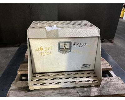 International 9200i Right Tool Box