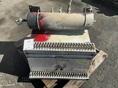 Peterbilt 377 Right Tool Box