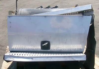 Peterbilt 587 Tool Box