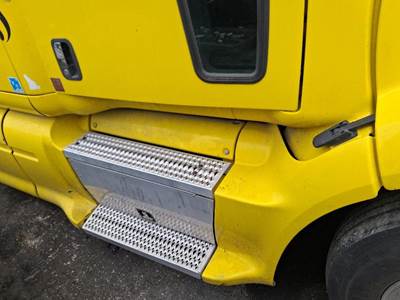 Peterbilt 587 Tool Box