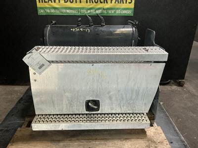 Peterbilt 587 Tool Box