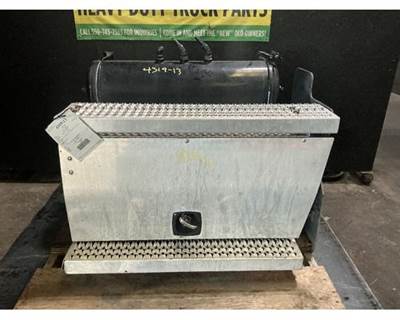 Peterbilt 587 Tool Box