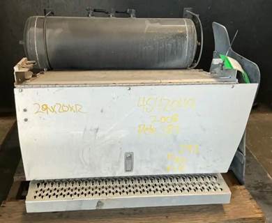 2008 Peterbilt 387 Passenger Side Tool Box, 29"L x 20"W x 12"H. Includes Air