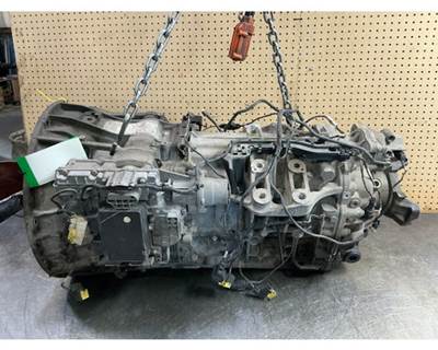 Detroit Transmission for a Freightliner Cascadia 125