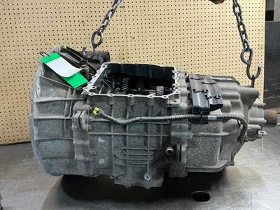 Eaton-Fuller EEO17F112C Transmission for a International RH613