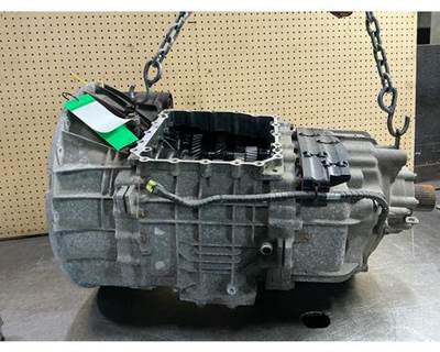 Eaton-Fuller EEO17F112C Transmission for a International RH613