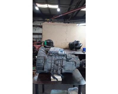 Eaton-Fuller EEO17F112C Transmission for a Kenworth T680