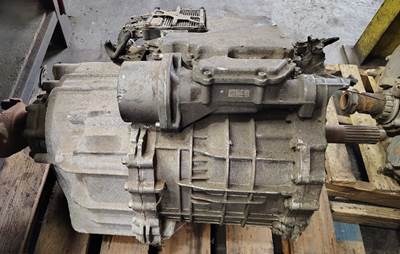 Eaton-Fuller EEO18F112C Transmission for a Kenworth T680