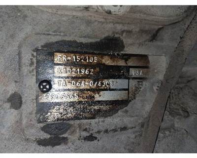 Eaton-Fuller FR15210B Transmission for a Mack CXU633T