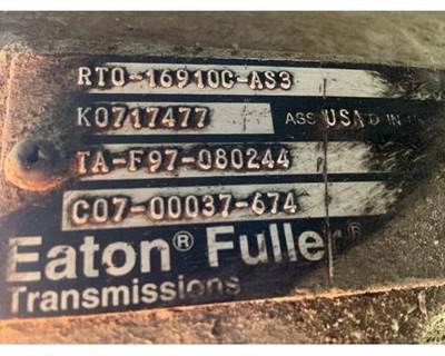 Eaton-Fuller RTO16910CAS3 Transmission for a Freightliner COLUMBIA