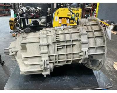 Paccar PO-16F112C Transmission for a International RH613