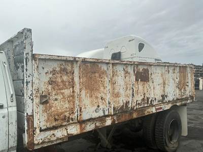 Ford F-700 Truck Body