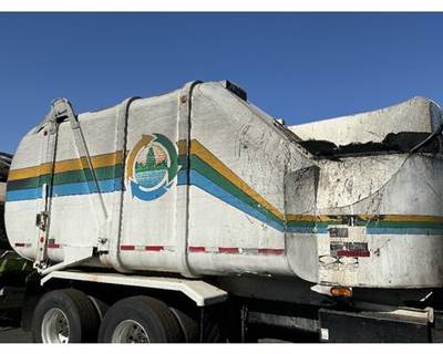 Used 2010 Peterbilt 320 Garbage Truck Box