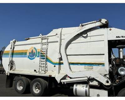 Used 2010 Peterbilt 320 Garbage Truck Box