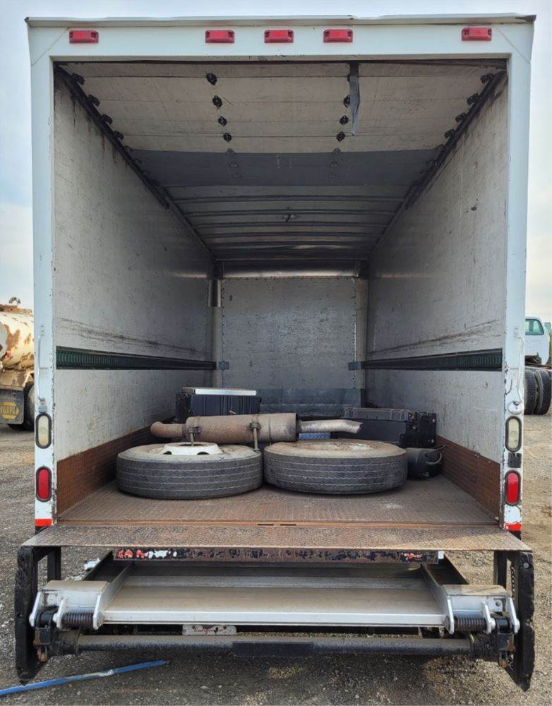 Bobtail Truck Box With Maxon Liftgate With Aluminum Ramp Outside Dimensions 24 For Sale Fresno Ca 4535626 Mylittlesalesman Com