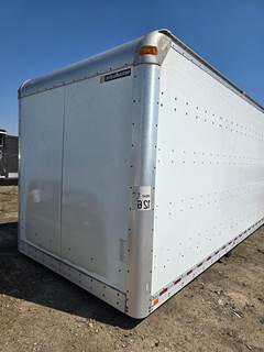 Utilimaste 26' Dry van with Attached Lift Gate.
Box Dimenains: 26'L x