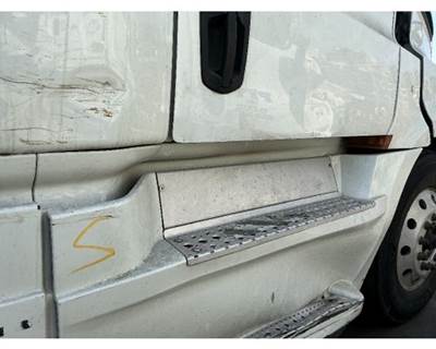 Freightliner Cascadia 126 Truck Skirt for a Freightliner CASCADIA