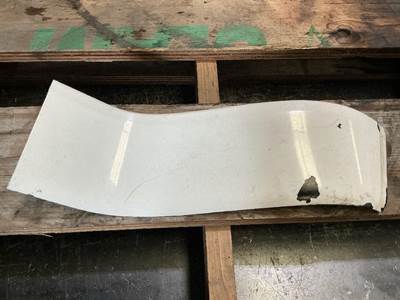 International LT625 Truck Skirt