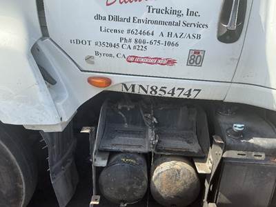 International LT625 Truck Skirt