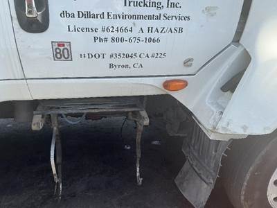 International LT625 Truck Skirt
