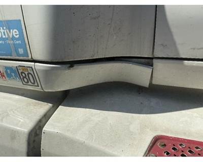 International LT625 Truck Skirt