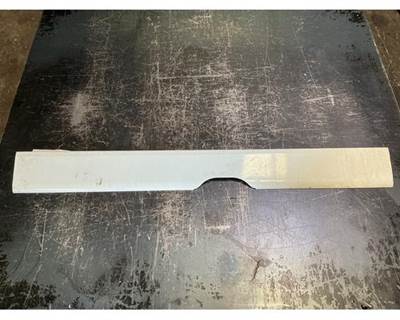 International LT625 Truck Skirt